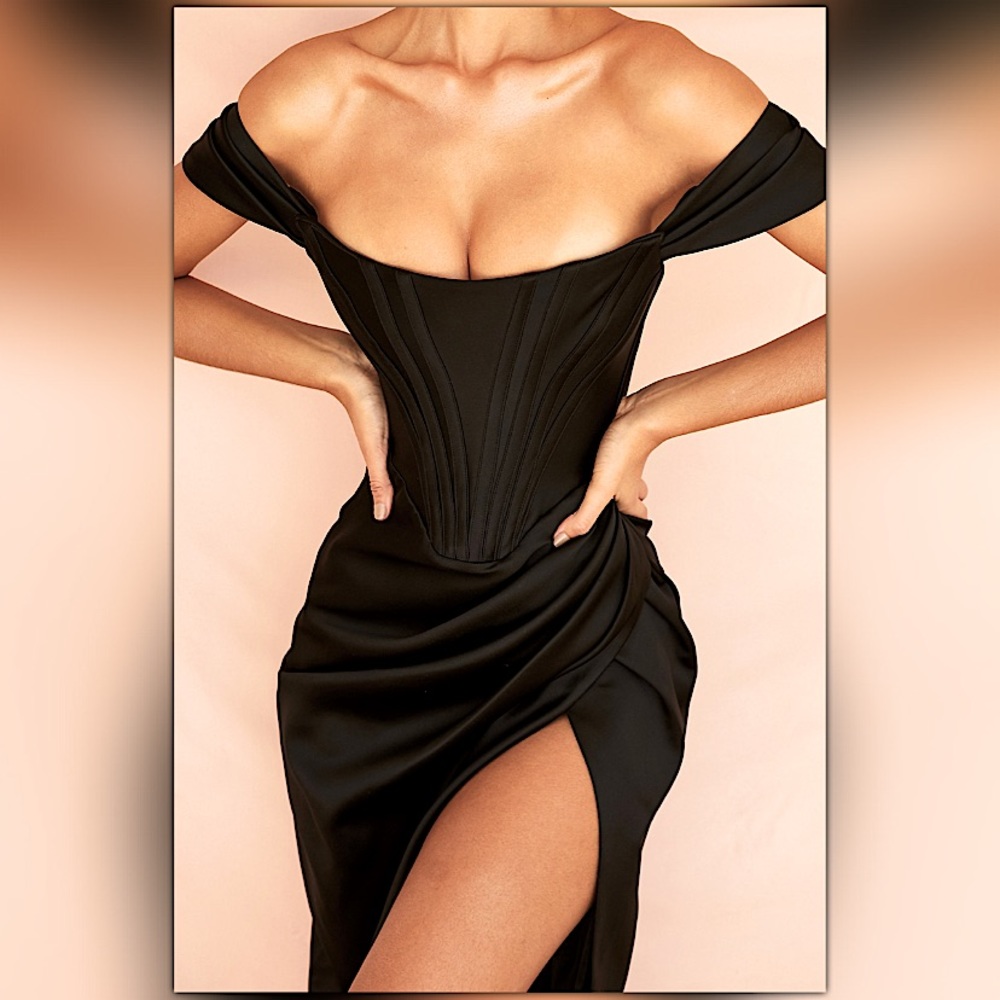 📦 SOLD📦 House of CB Loretta Corset Dress
